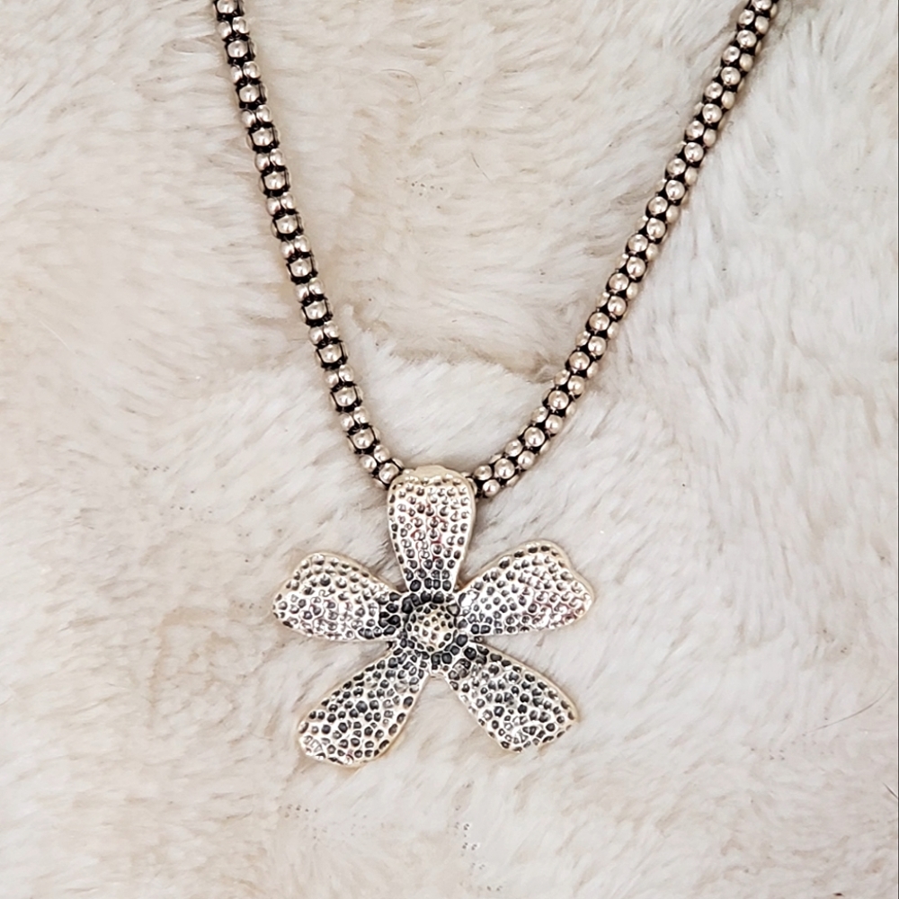 Silpada 925 Sterling Silver Flower Pendant Popcorn Necklace